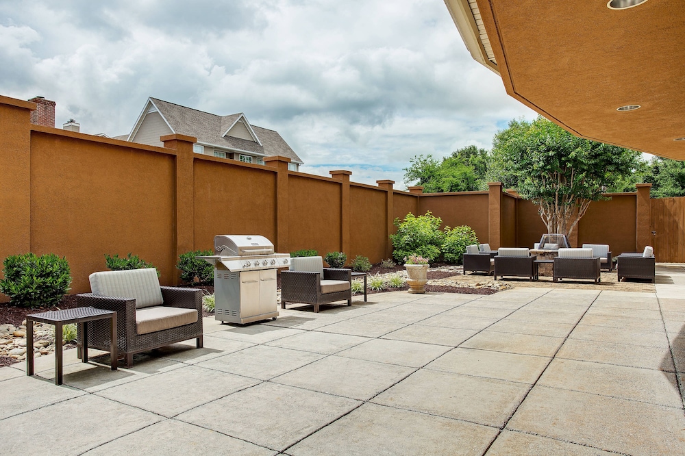 Courtyard By Marriott Knoxville Cedar Bluff 3/39