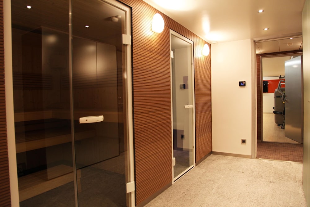 Design Hotel F6 24/44