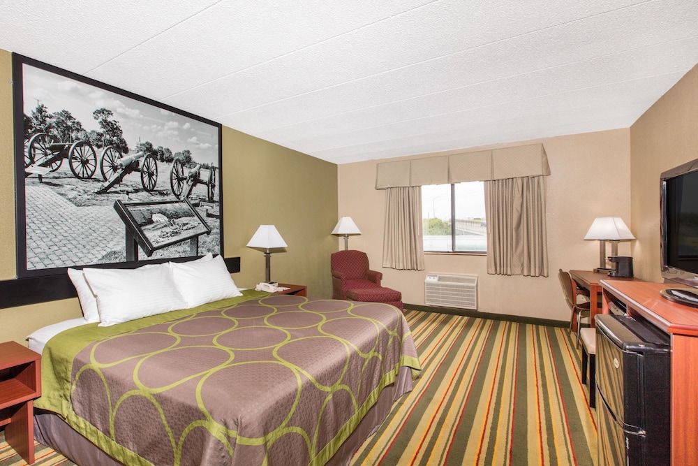 Super 8 By Wyndham Frederick 9/42