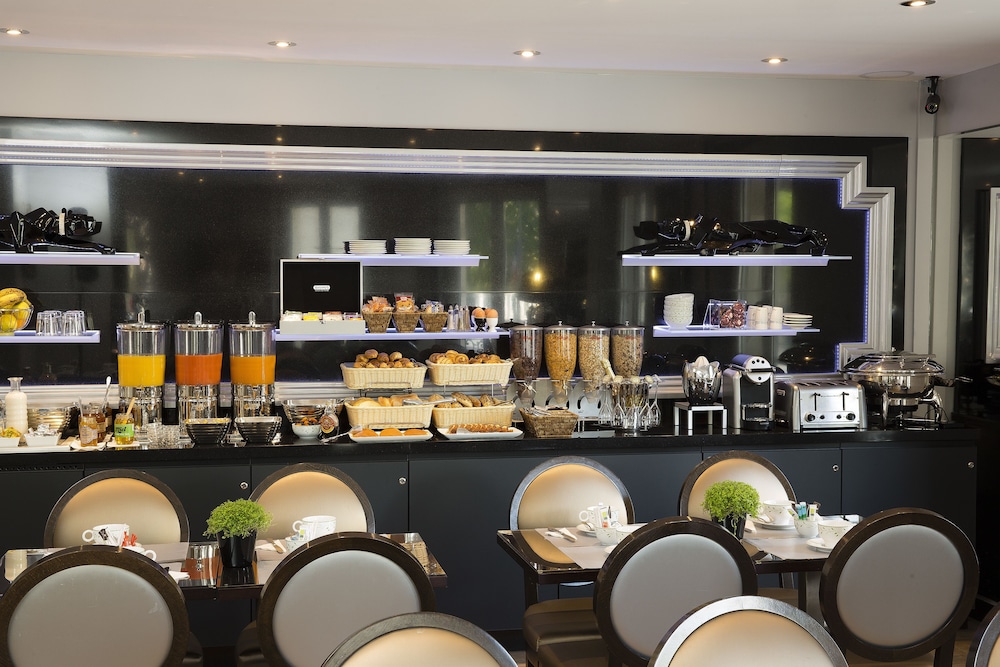 Hotel Plaza Elysees 35/50