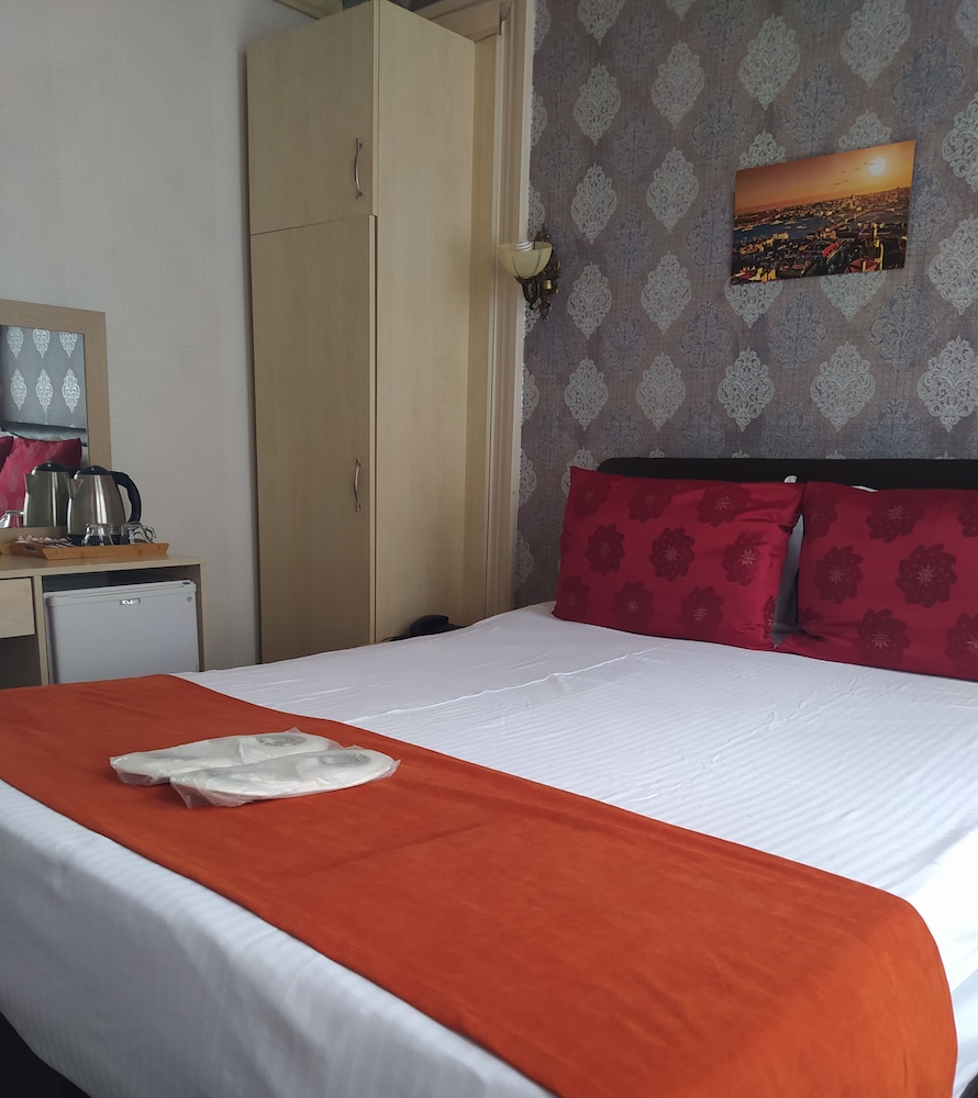 LE SAFRAN SUITE 11/50