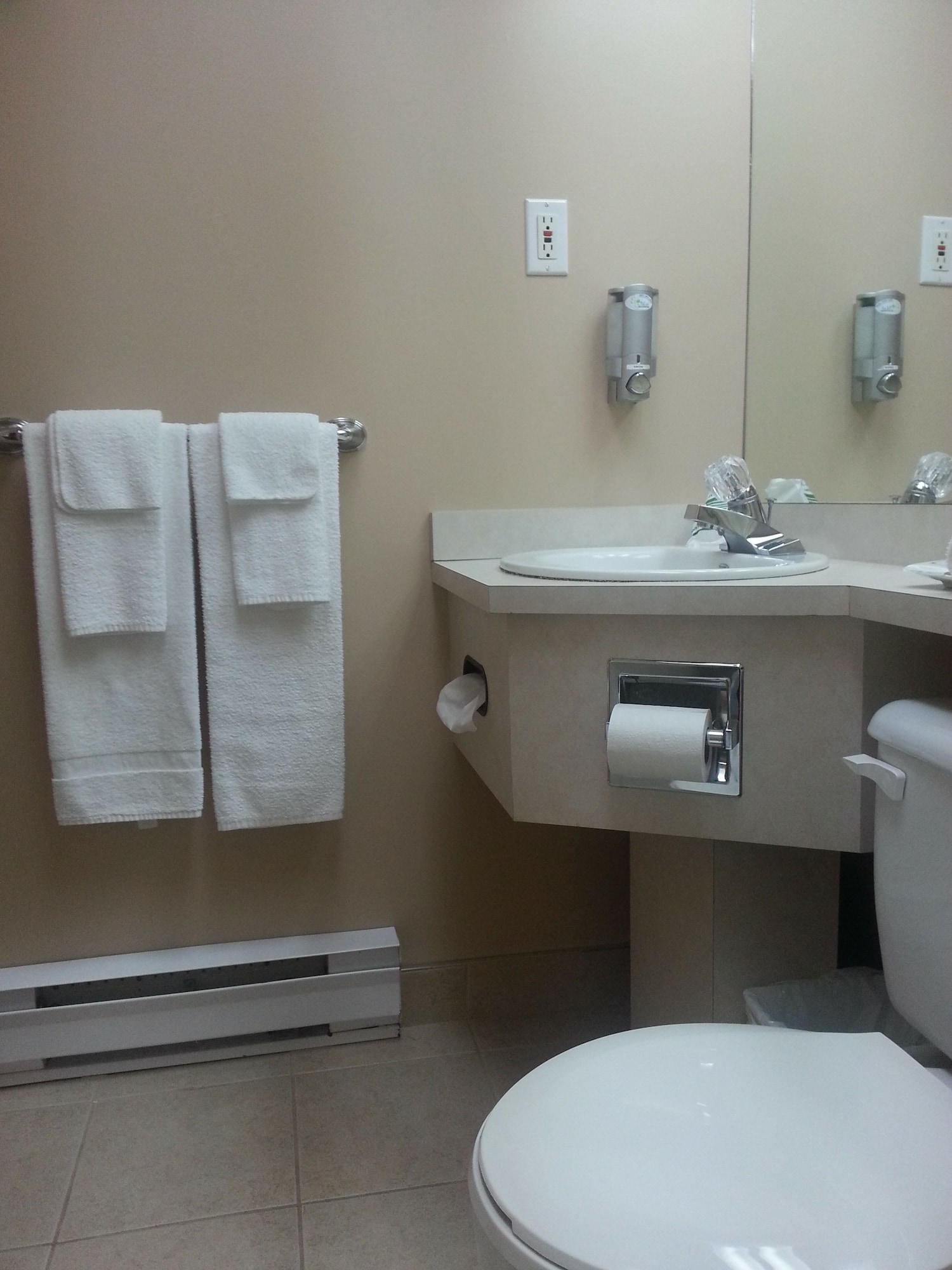 غرفة قياسية بسرير كوين مع أريكة، Hotel Plante 5/6