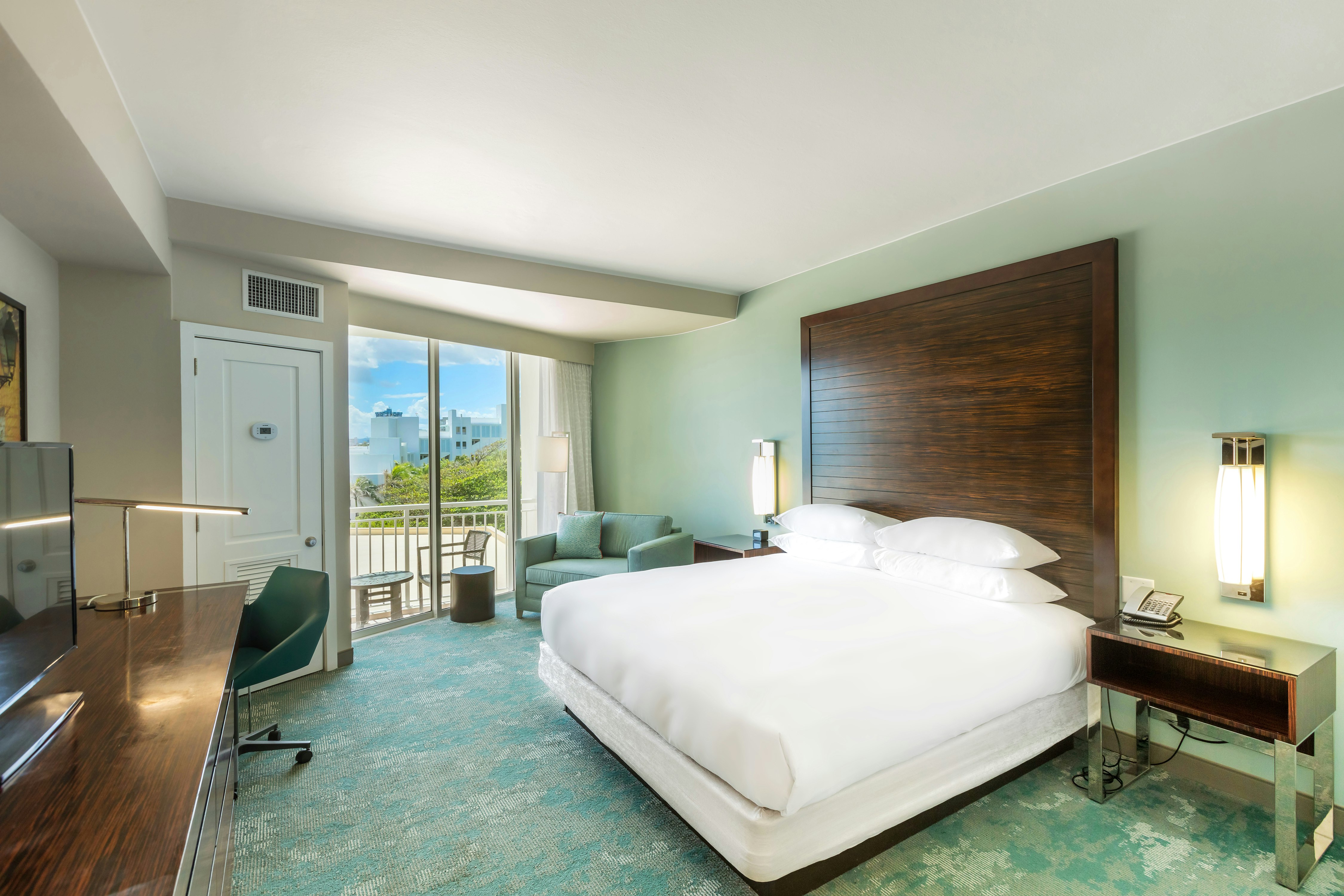 Room, King Bed, Beach Wing, Accessible، Caribe Hilton 2/5