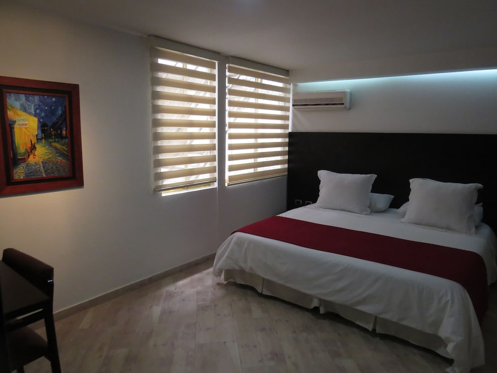 Hotel Leon Dorado 6/27