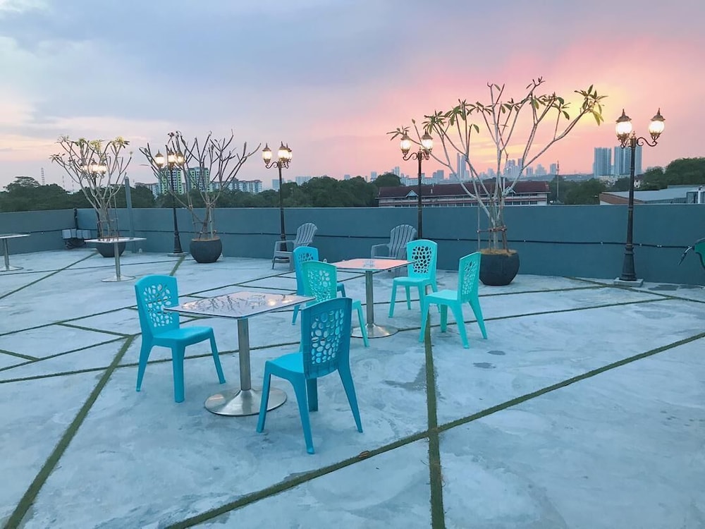 MIYABI HOTEL PERMAS 40/50