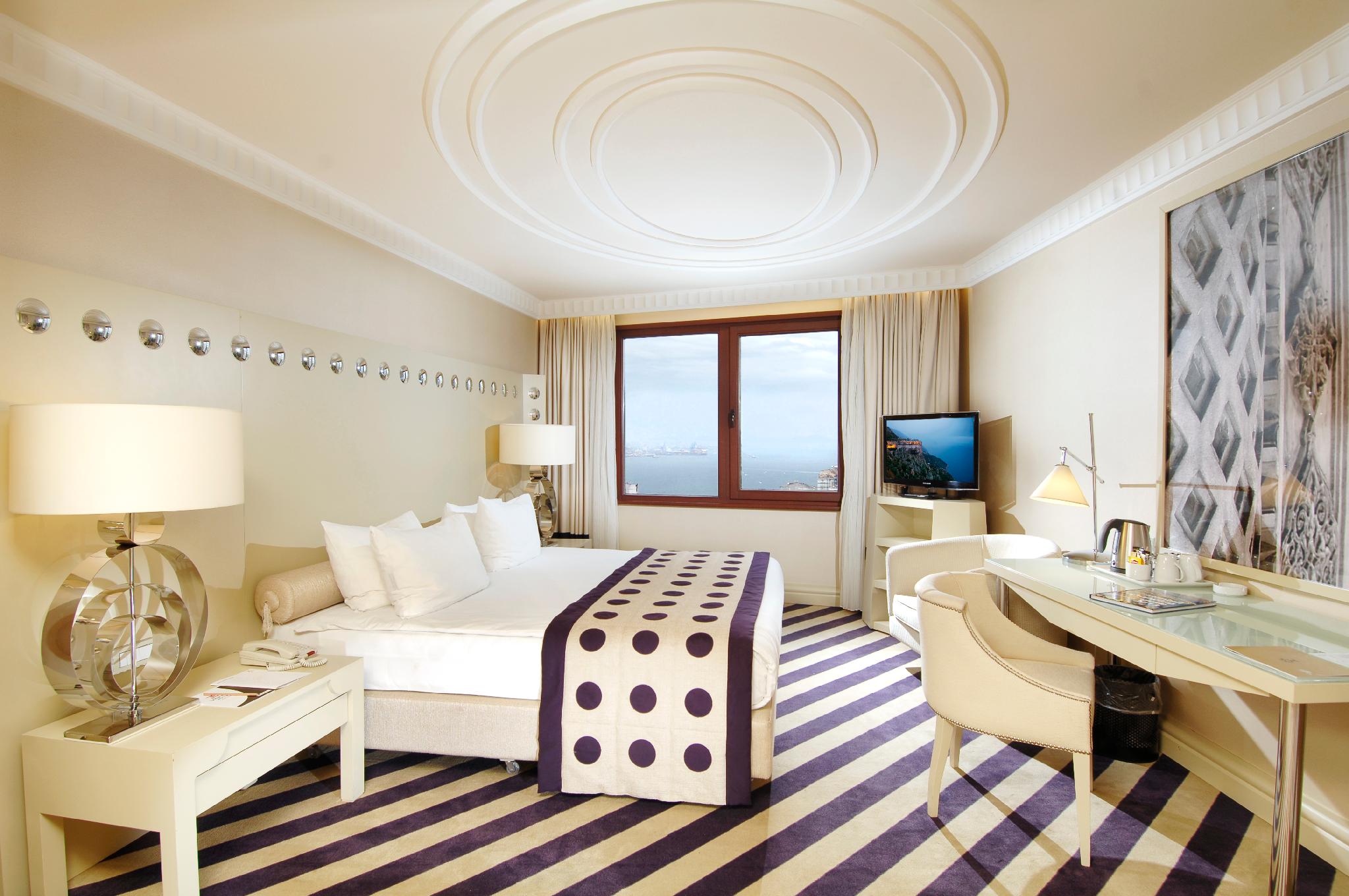 Standard, Sea View