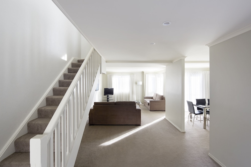 Pinnacle Apartments، كانبرا 5/43