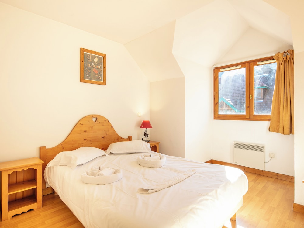 3 Rooms, Apartment, 2 Double and Twin Beds, Sofa