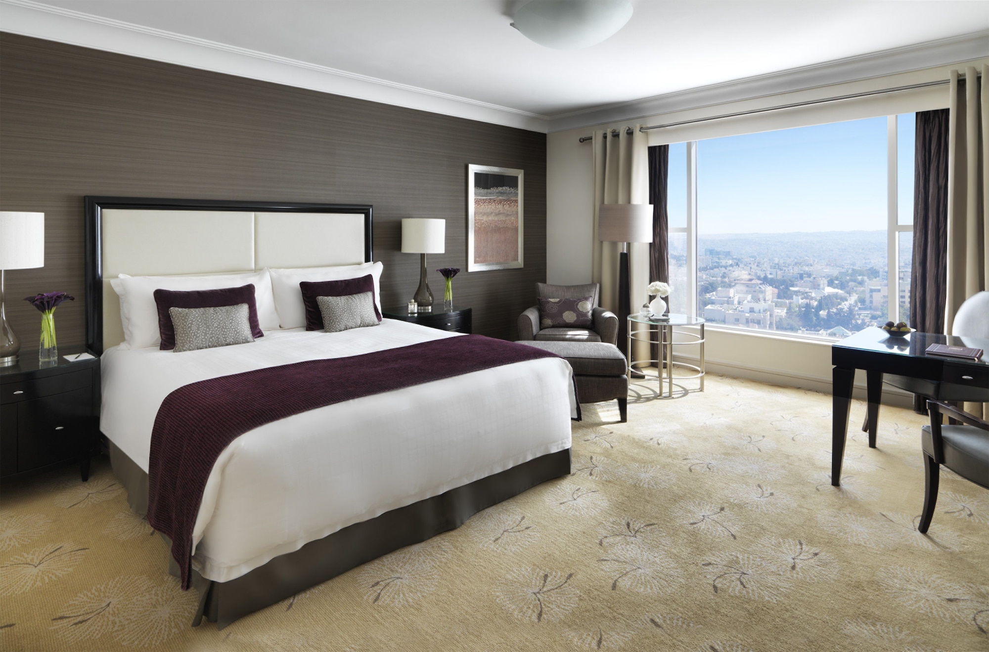 PREMIER, SUITE