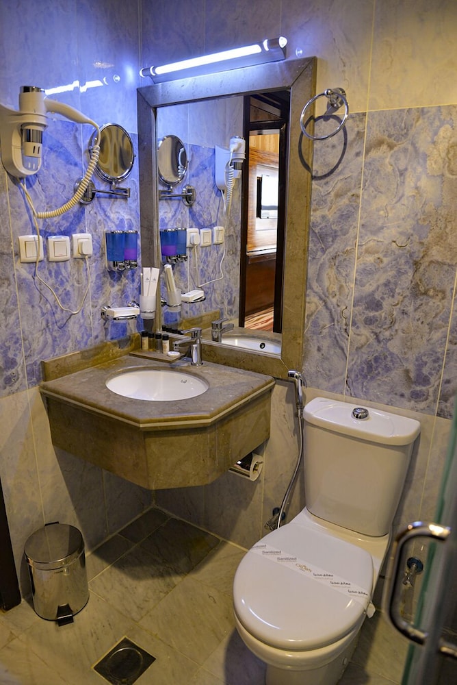 فندق كراون تاون(Crown Town Hotel) 41/46