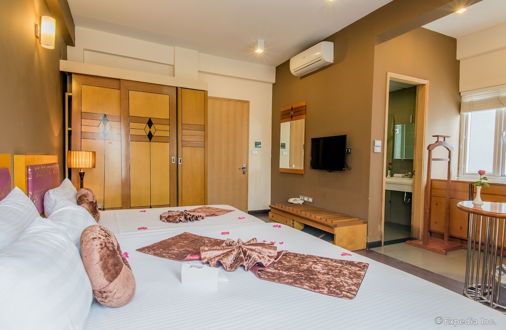 Golden Sun Villa Hotel 16/73