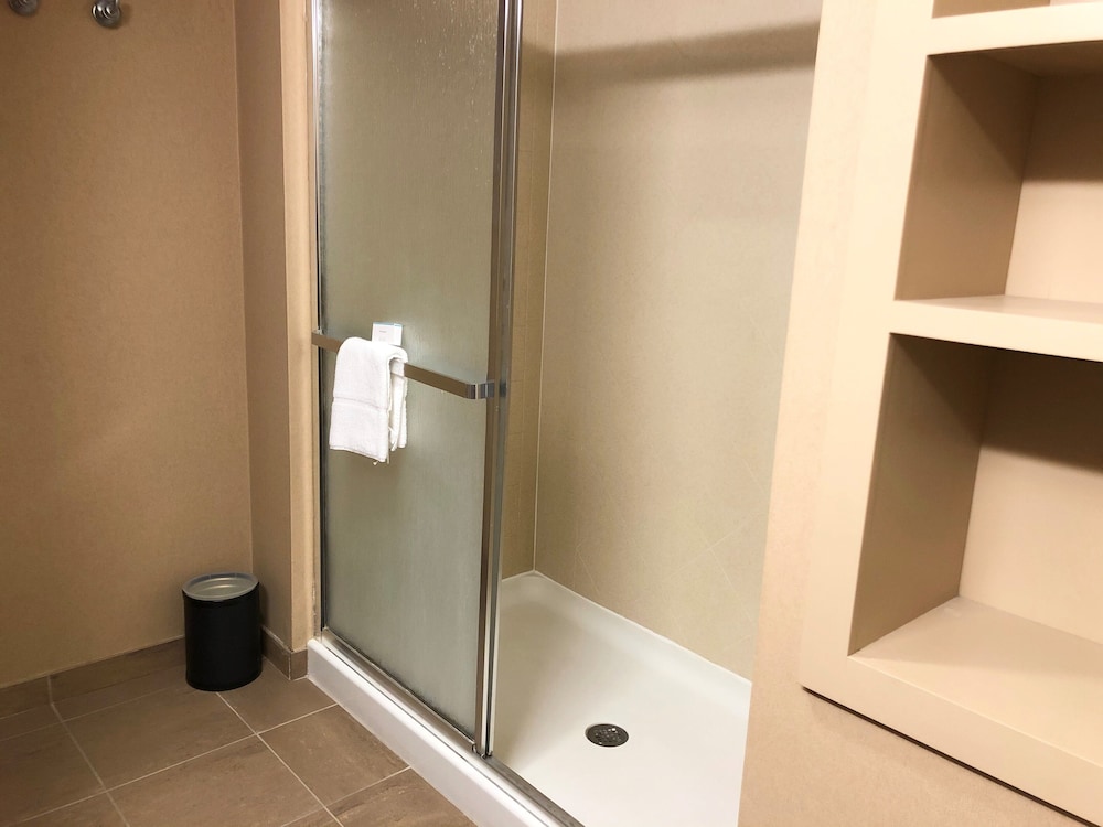 Hampton Inn And Suites Norfolk Airport 16/46