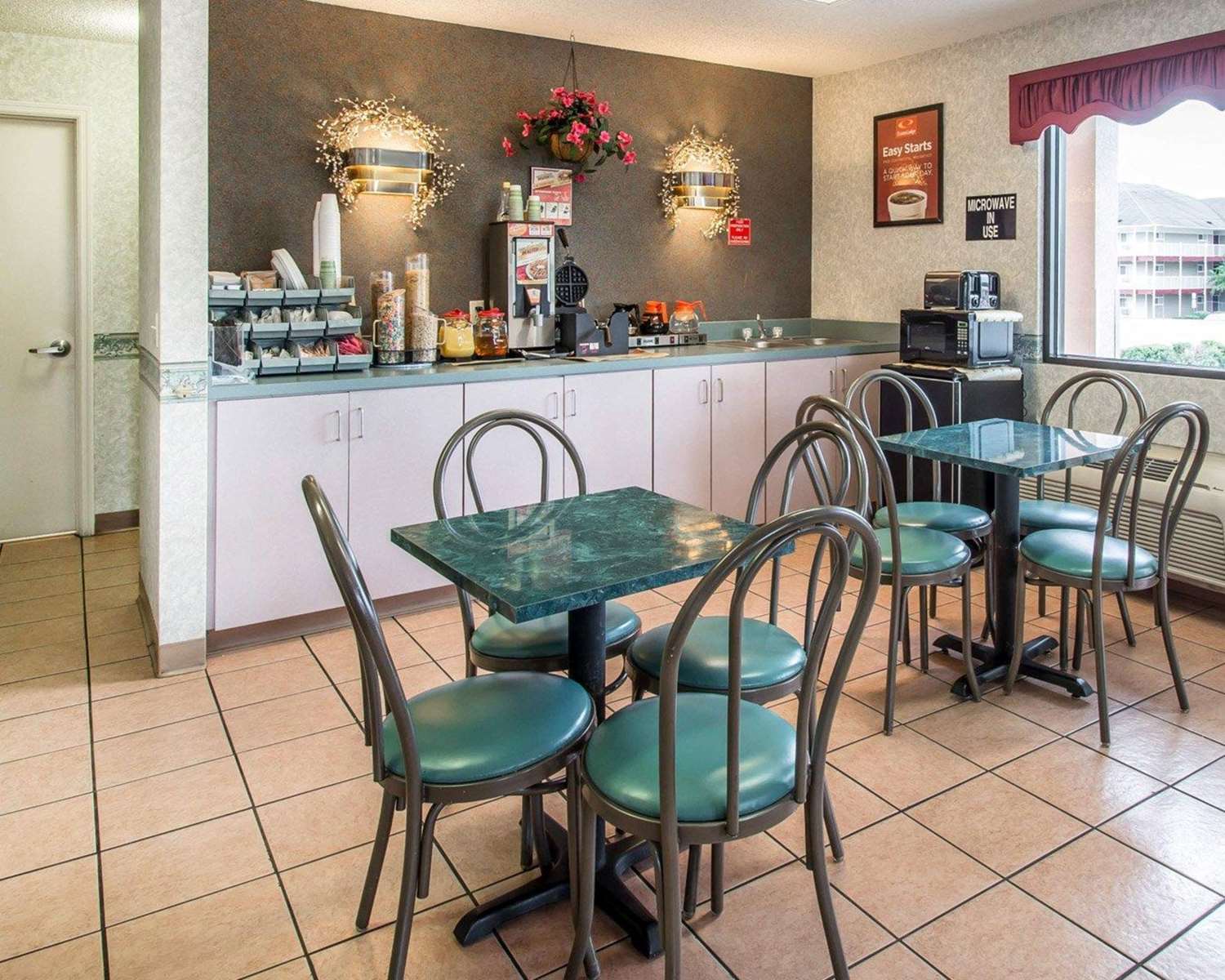 Econo Lodge Dothan West 14/20