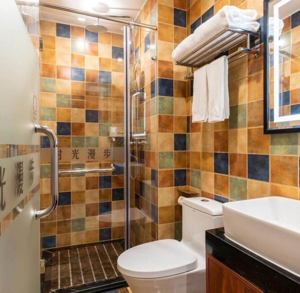 Elegant Double Bed Room, Time Walk Nostalgic Theme Hotel Beijing Prince Gongfu 3/3