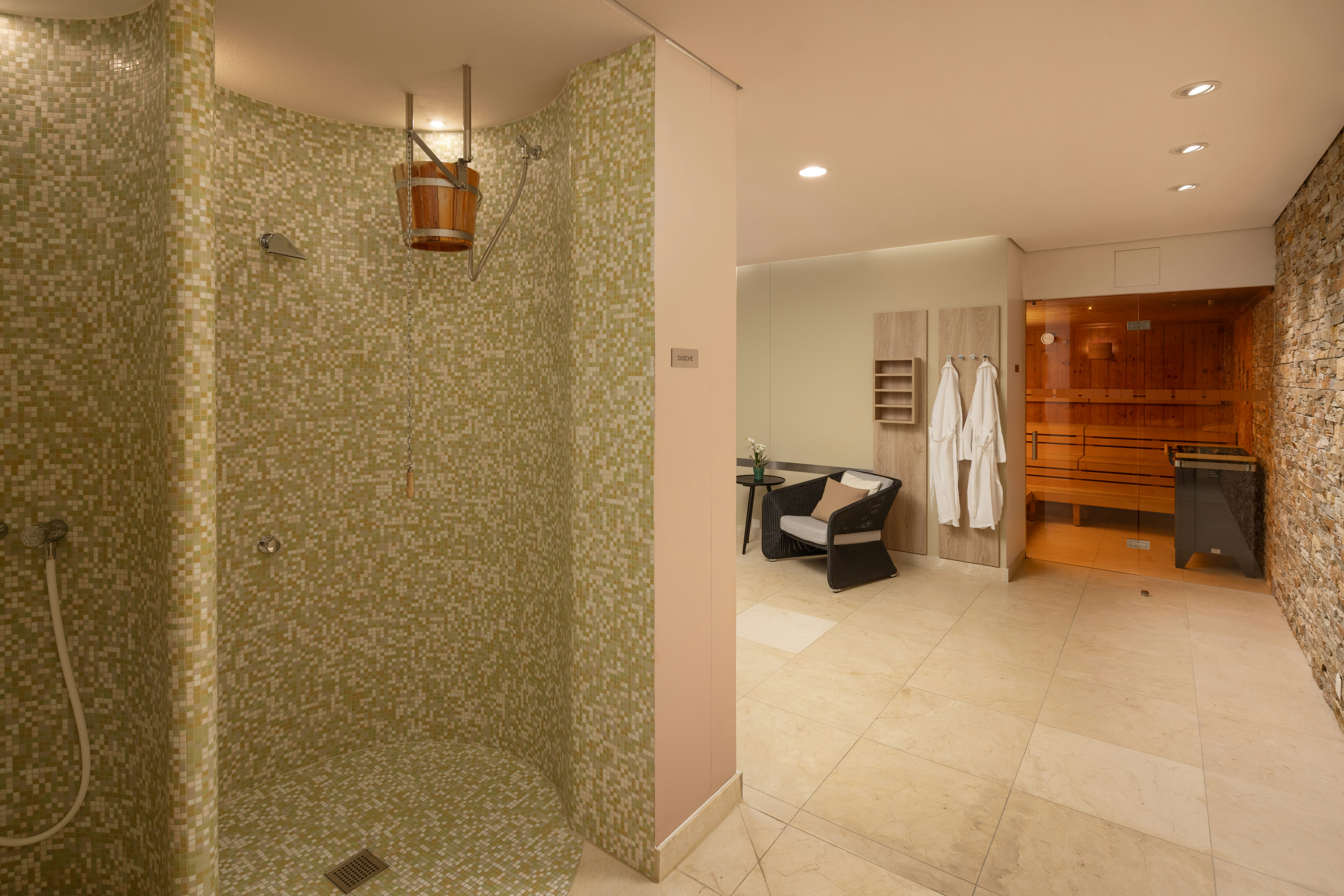 Hilton Garden Inn Davos Hotel 75/76