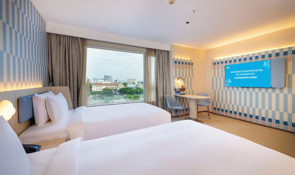 DELUXE, TWIN BEDS