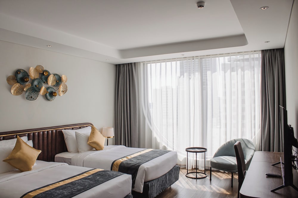 Senior, Deluxe, Twin Beds