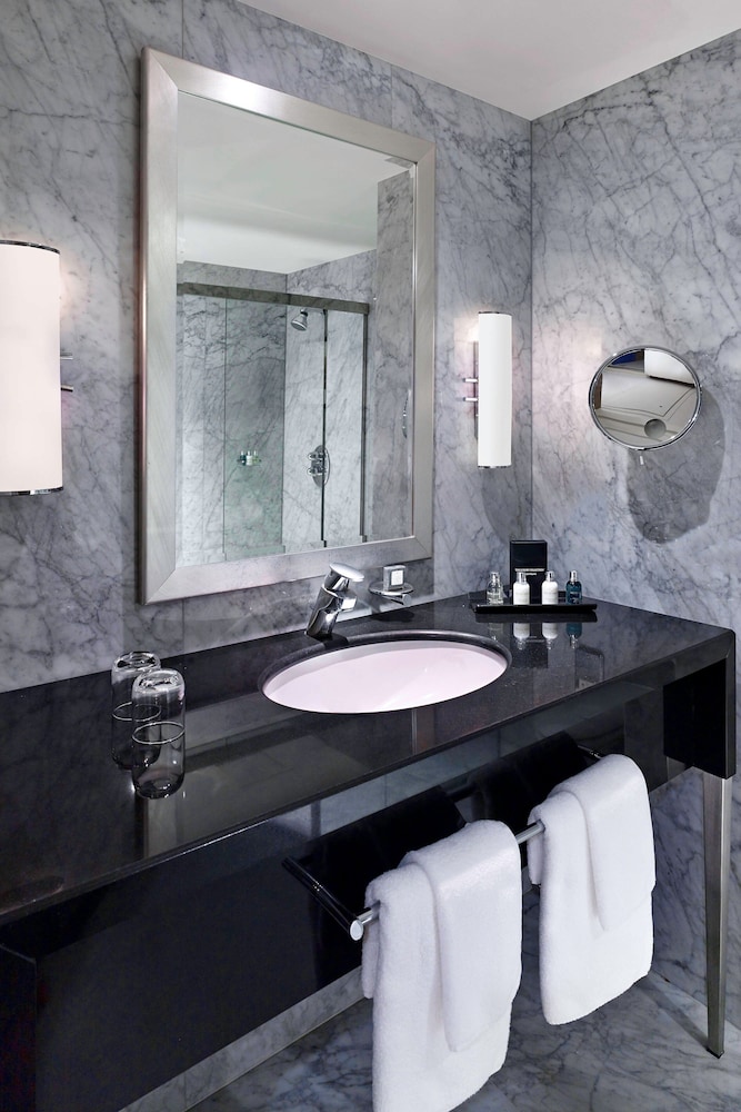 جناح تنفيذي بسرير كينج بغرفة نوم واحدة، The Park Tower Knightsbridge, a Luxury Collection Hotel, London 8/10