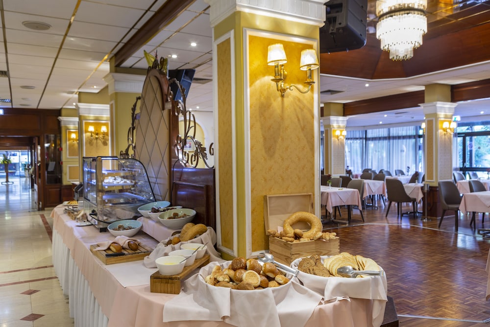restaurant-cafeteria