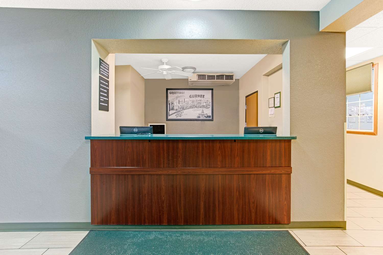 Super 8 by Wyndham Gurnee 4/17