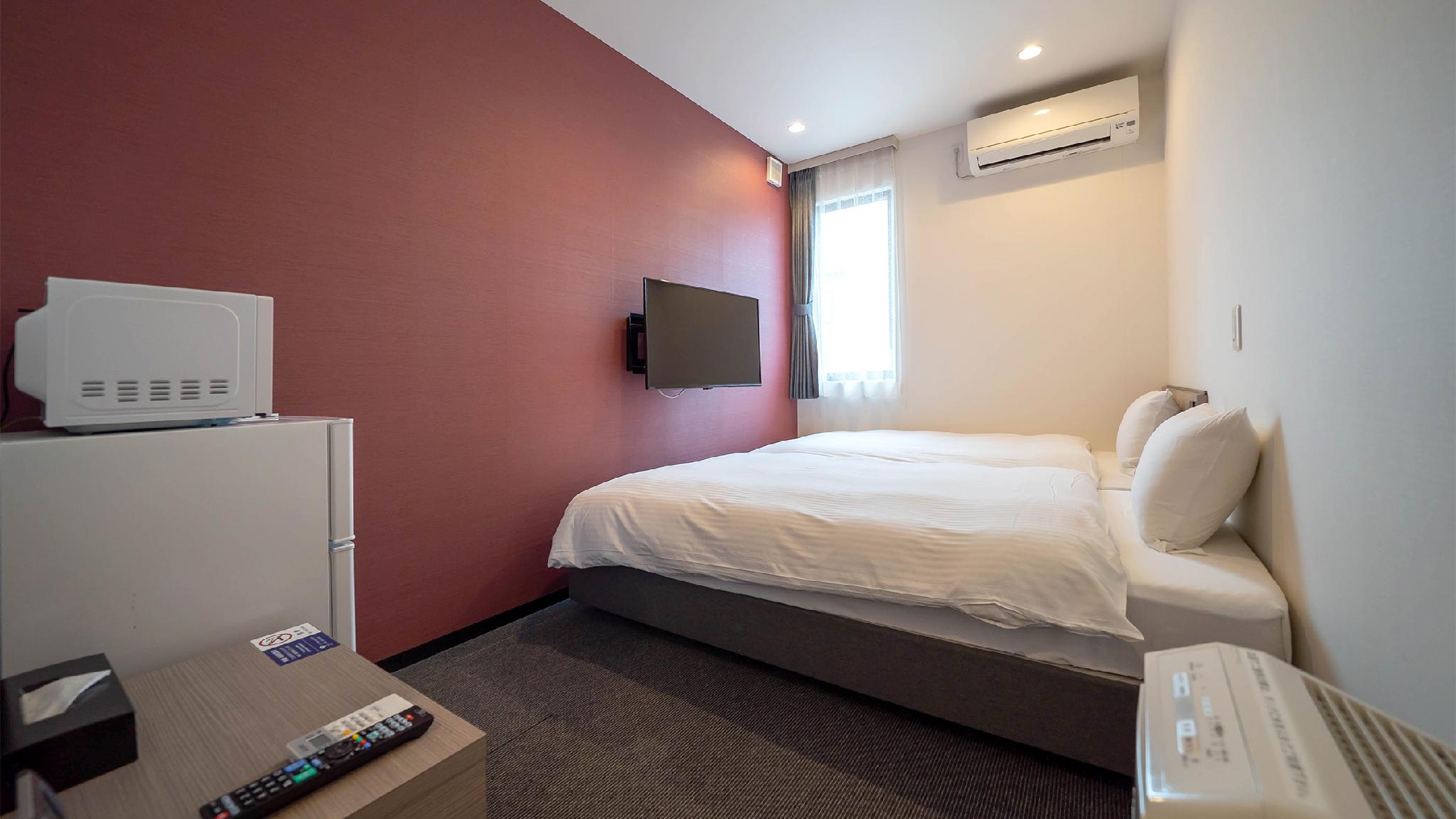 Hollywood, Standard, Twin Beds