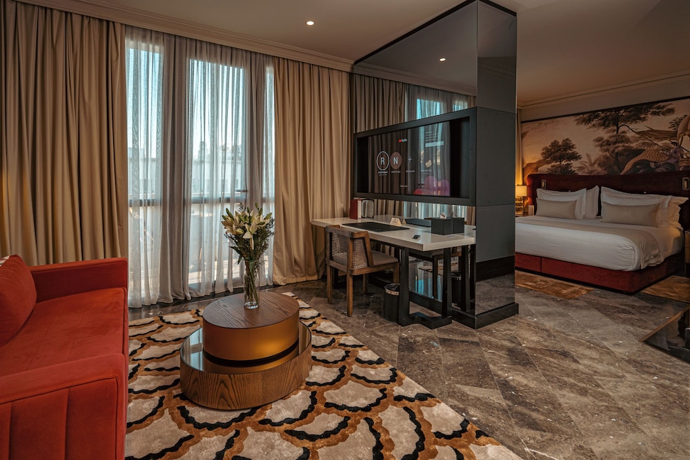 Marly Boutique Hotel 45/63