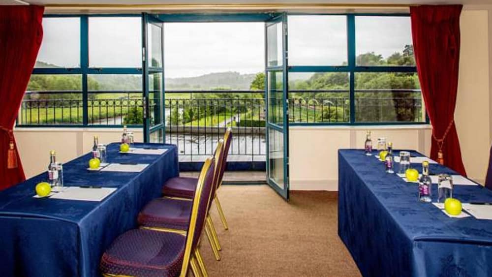 Riverside Park Hotel And Leisure Club 56/65