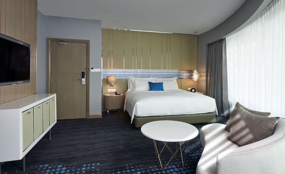 Pullman Kuala Lumpur City Centre Hotel and Residences 16/75