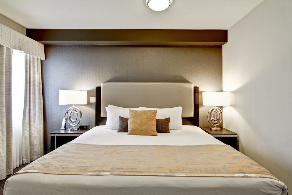 Coast Kamloops Hotel And Conference Centre 11/50