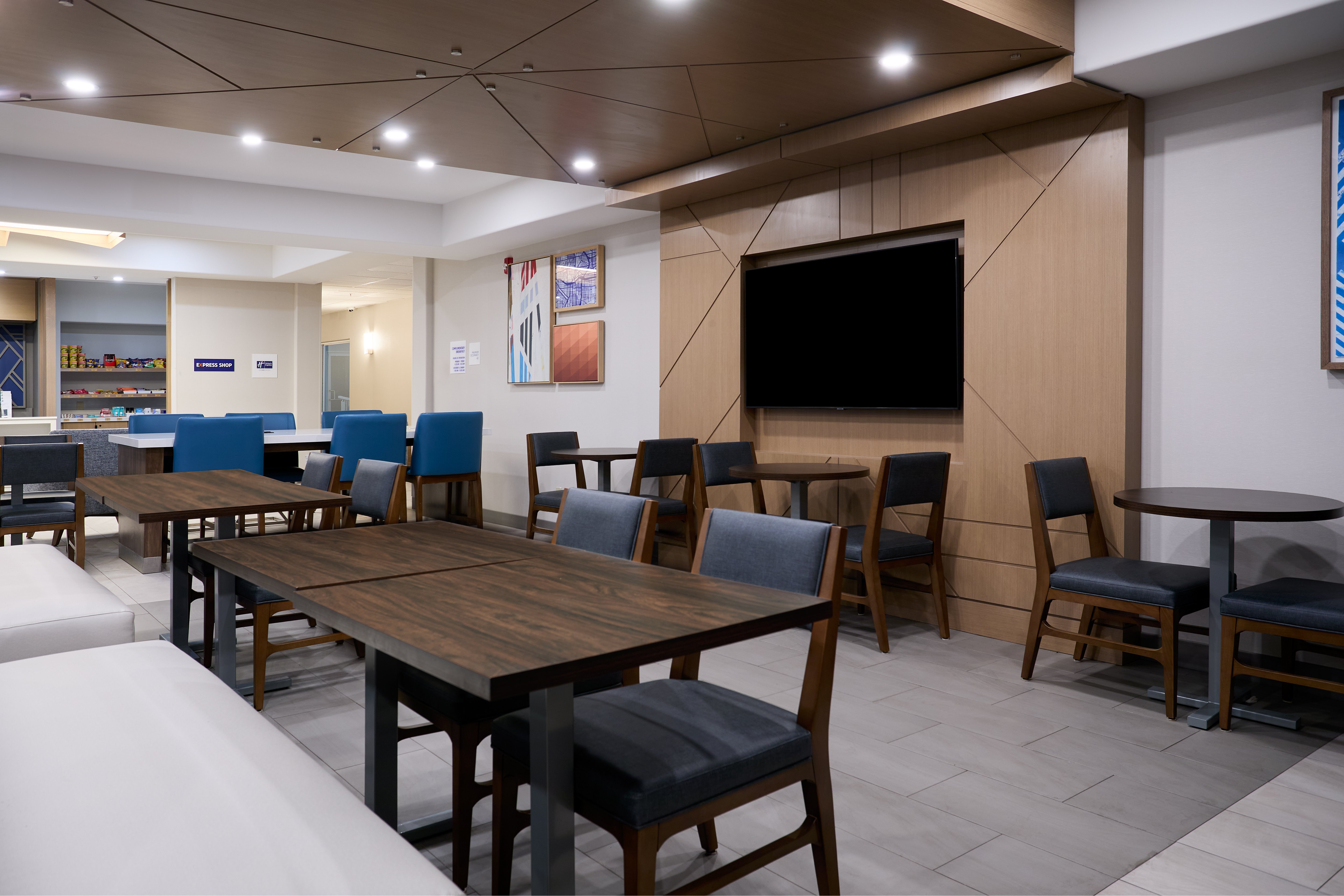 Holiday Inn Express Hotel Suites Swift Current 56/74
