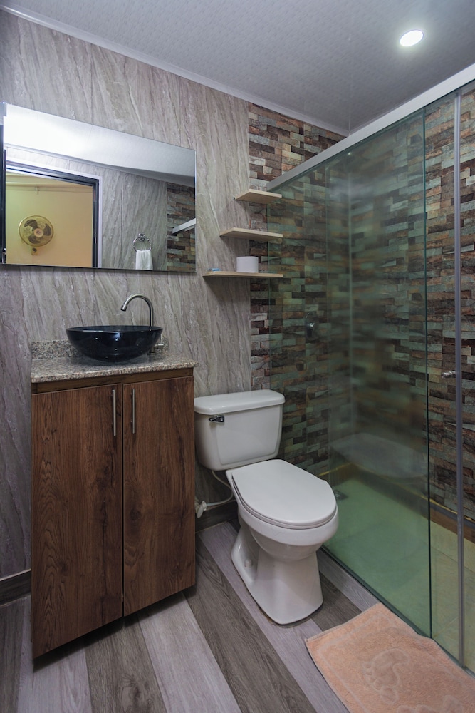 Hotel Lares 70 48/48