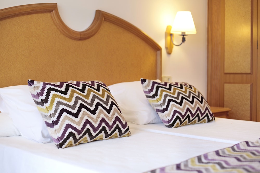 Grupotel Santa Eularia and Spa - Adults Only 24/54