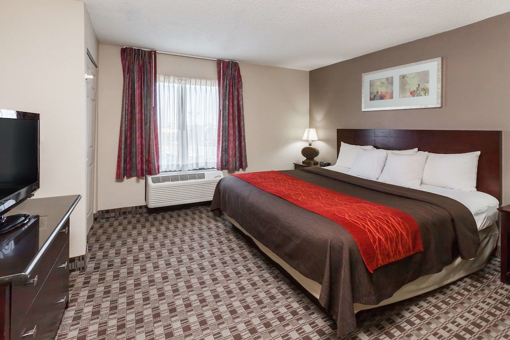 Wingate by Wyndham Canton/Hall of Fame 5/24