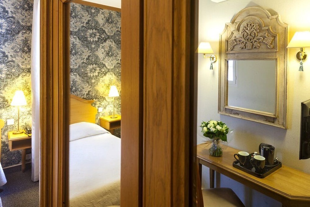 Hotel De Fleurie 47/50
