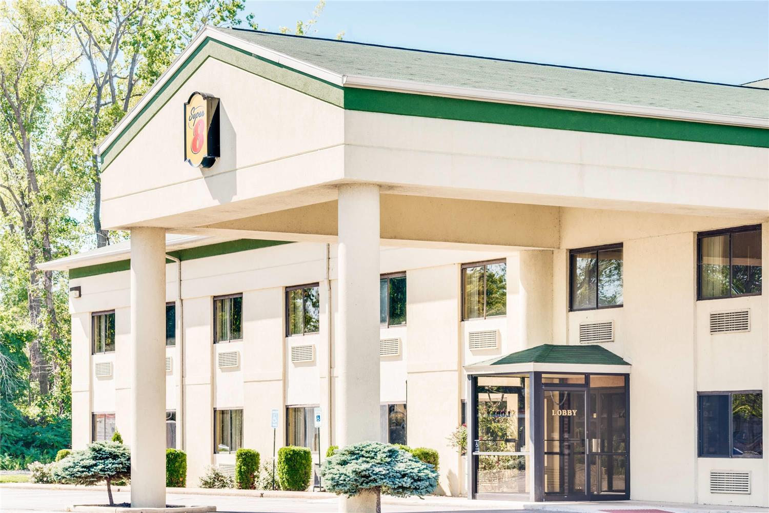 Super 8 by Wyndham Port Clinton 1/11