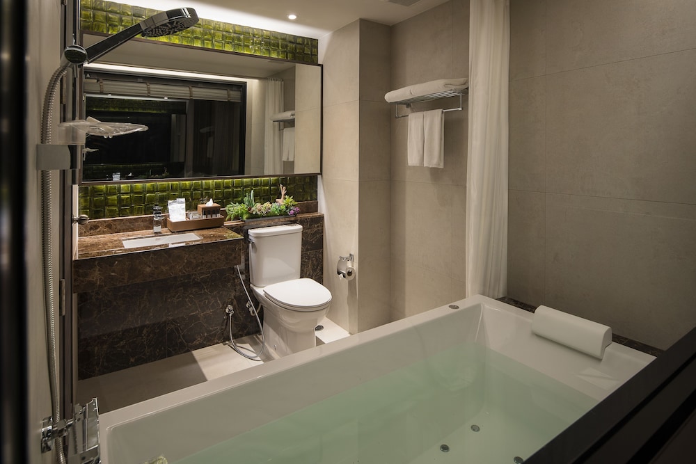 Chillax Heritage Hotel 38/40