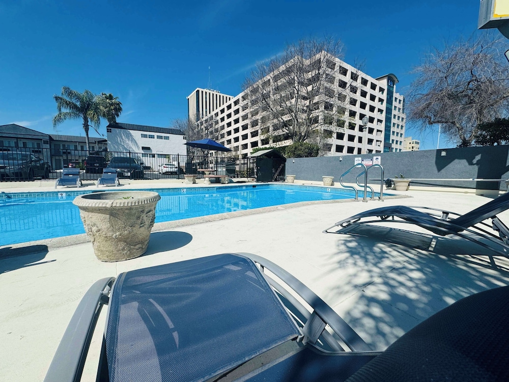 SureStay by Best Western Fresno Central 3/54