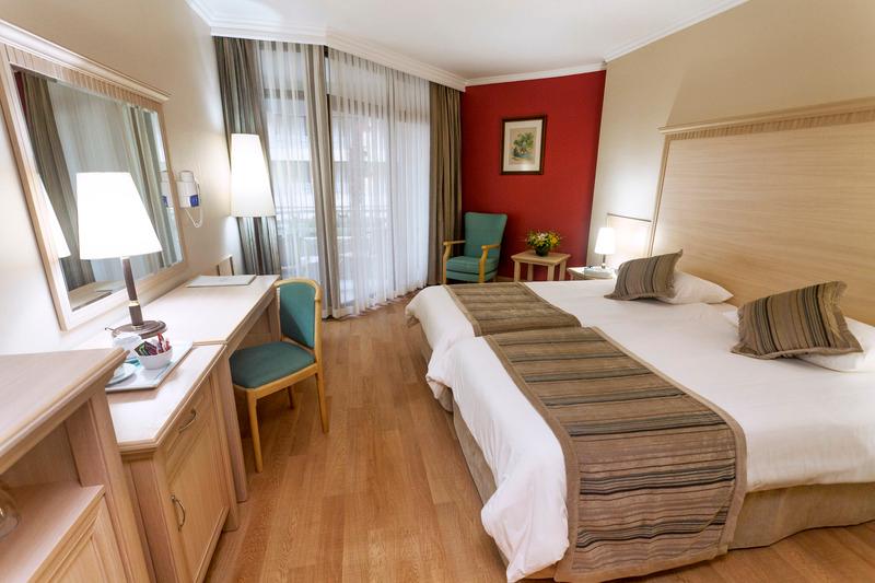 Room, Single, Twin Beds, Land View