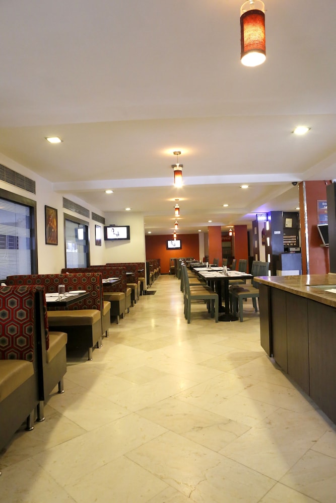 Click Hotel Yuvraj 9/46