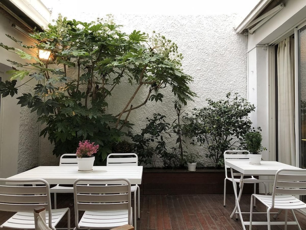 Patio De L Intendance 5/33