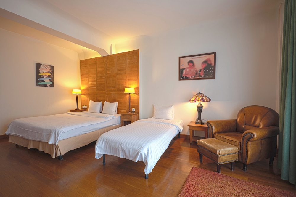 Rembrandt Hotel 18/49