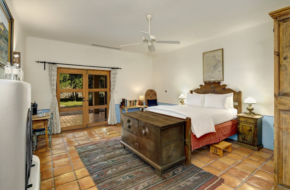 Cibolo Creek Ranch Marfa 8/50