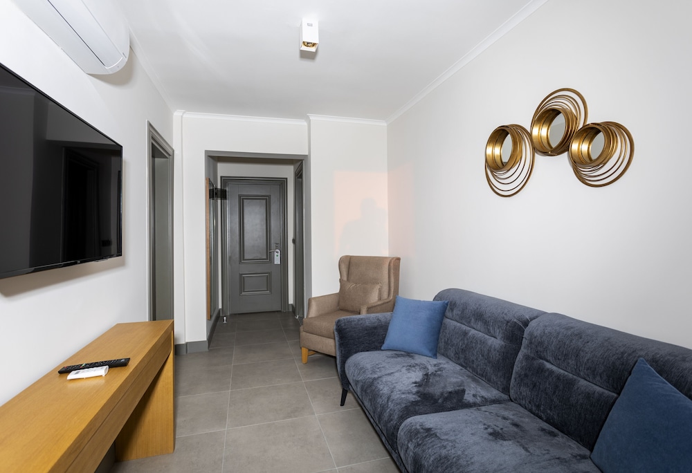 Yalipark Beach Hotel 46/65