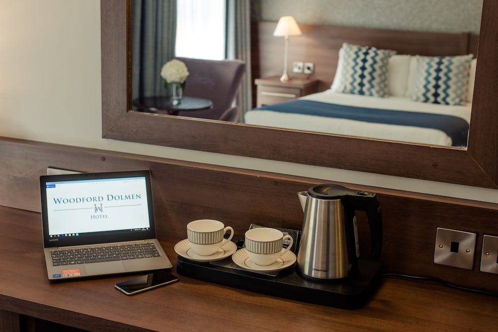 Woodford Dolmen Hotel 24/71