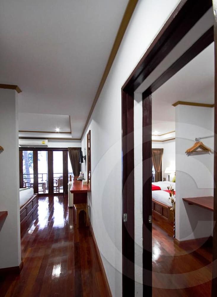 Lipa Bay Resort 26/55