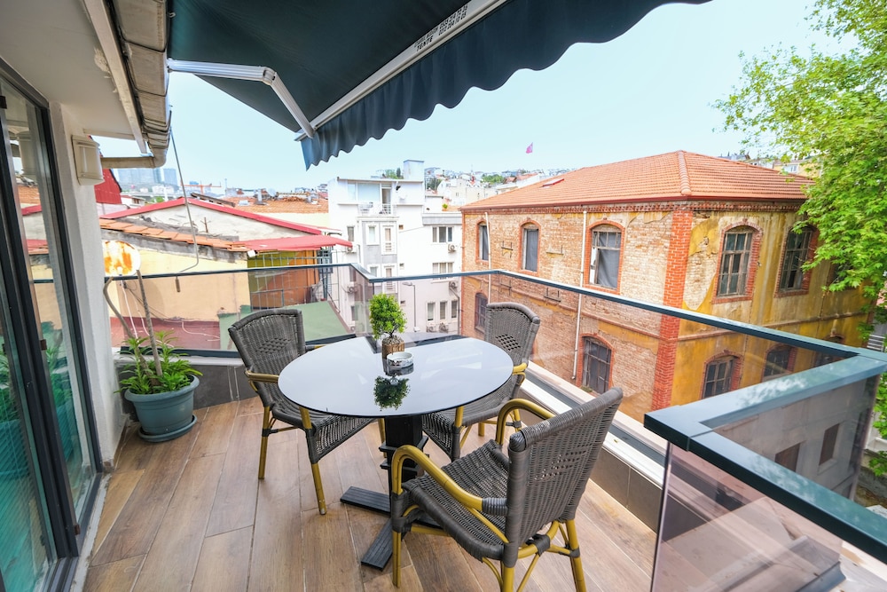 Loren Hotel Suites 32/50