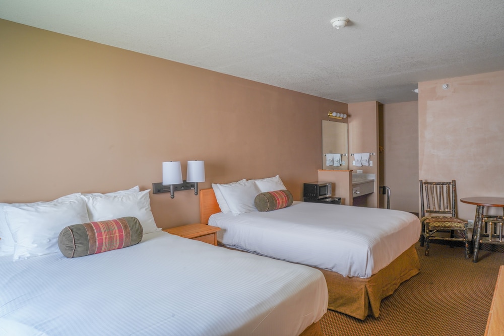 Standard, 2 Queen Beds