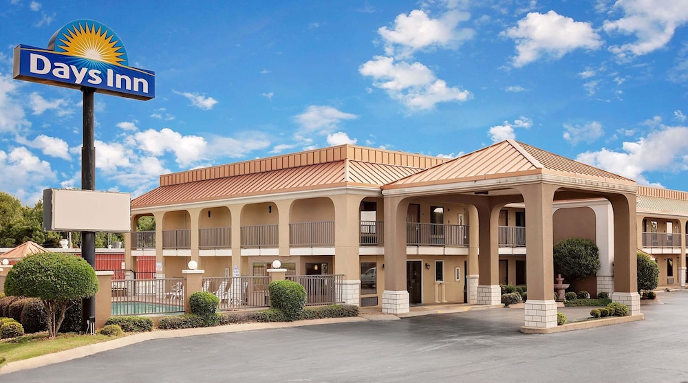 Quality Inn & Suites Dumas, AR 1/33