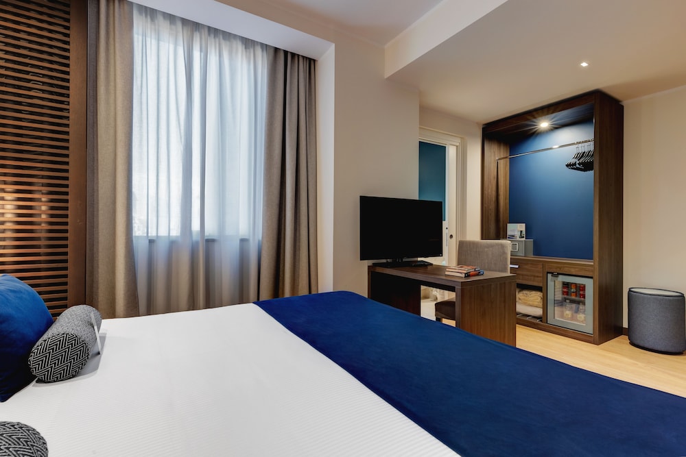 Fly Deco Hotel 13/66