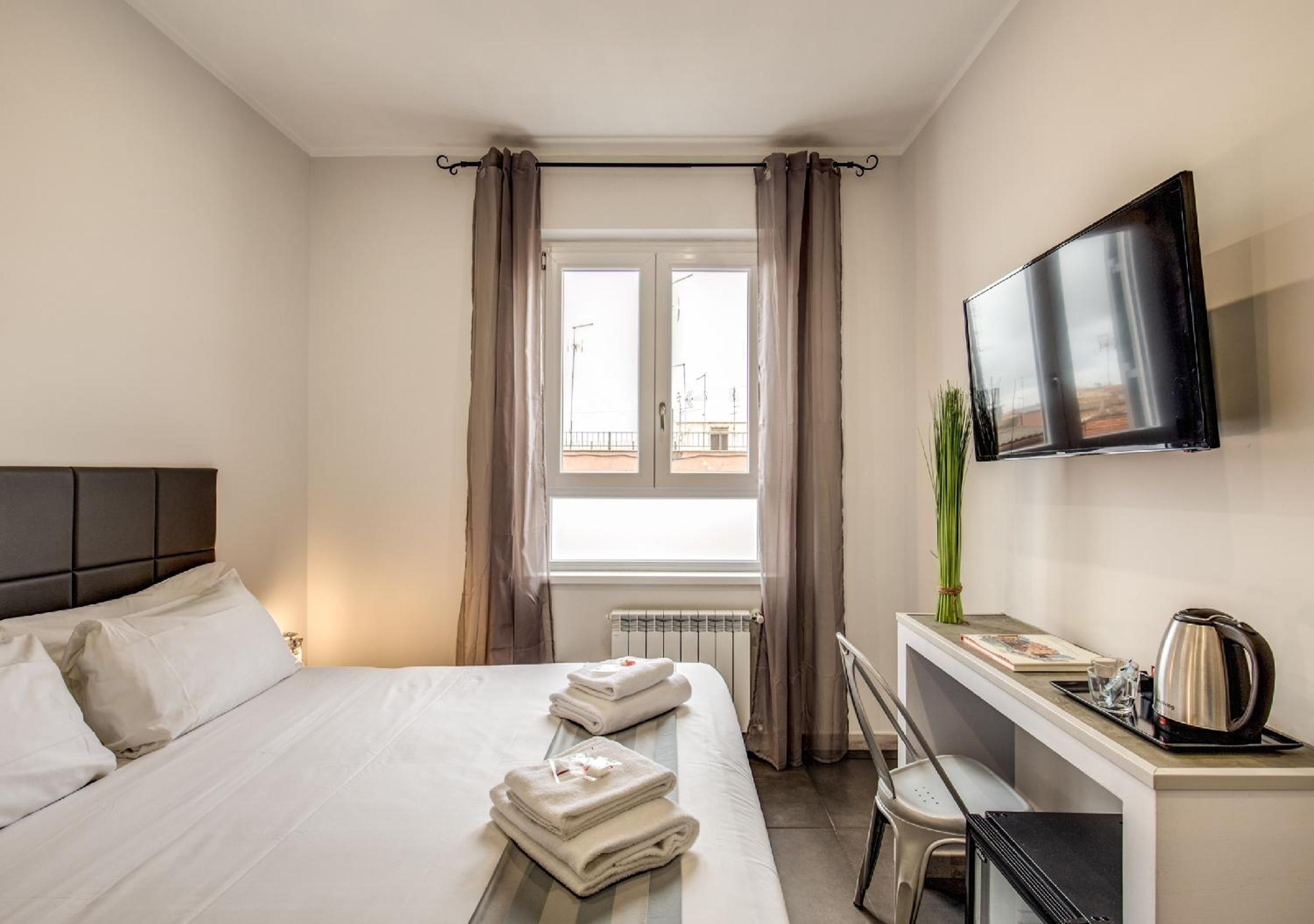 Room, Double Bed